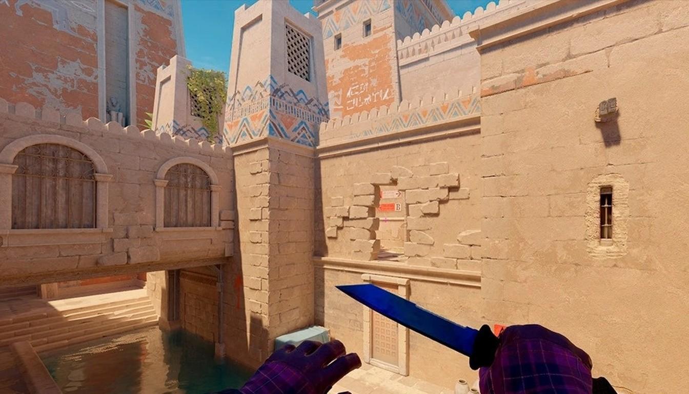 Sandstone walls and a passage by the water on Anubis in CS2