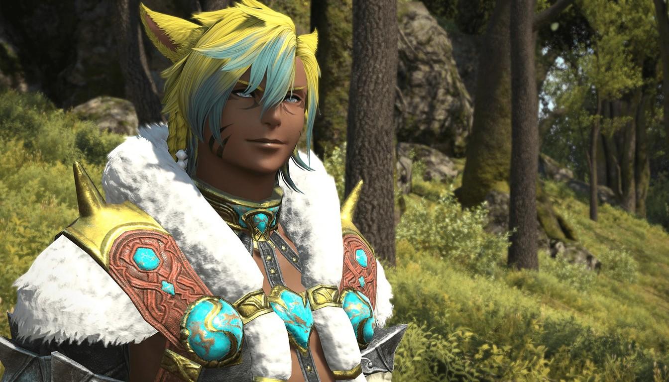A character in a fur mantle with turquoise ornaments in a Final Fantasy XIV forest